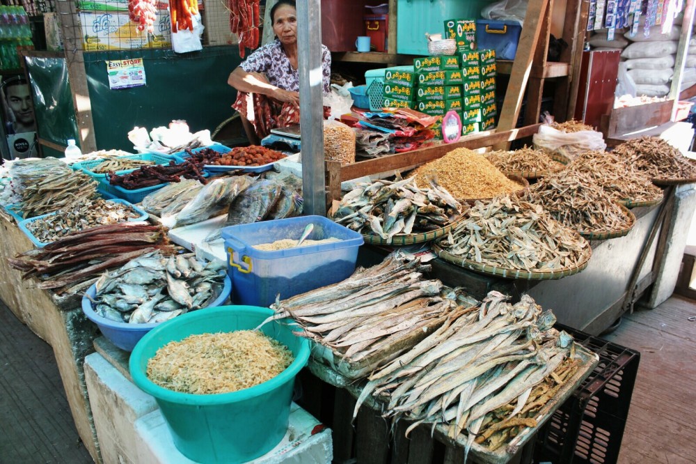 Peixateria al mercat local de Naypyidaw