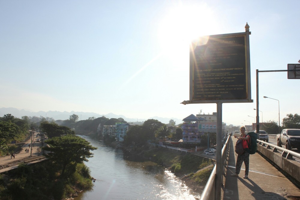 "Pont de l'Amistat", a Mae Sot, única frontera terrestre oberta a dia d'avui entre Tailàndia i Myanmar